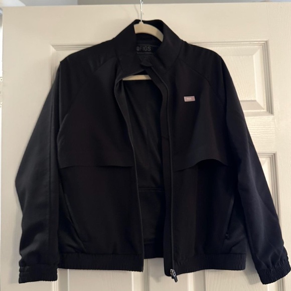 FIGS Black Jacket LIKE NEW - Picture 1 of 5